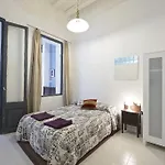 Parallel-patio
