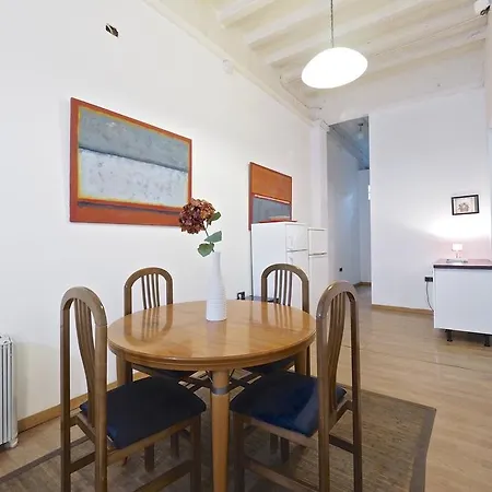 Apartament Parallel-patio *